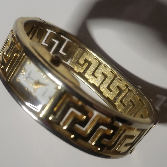 Gruen GR7985 Vintage Greek Key Cut Out Hinged Clasp Bracelet Quartz Face Watch main image 5